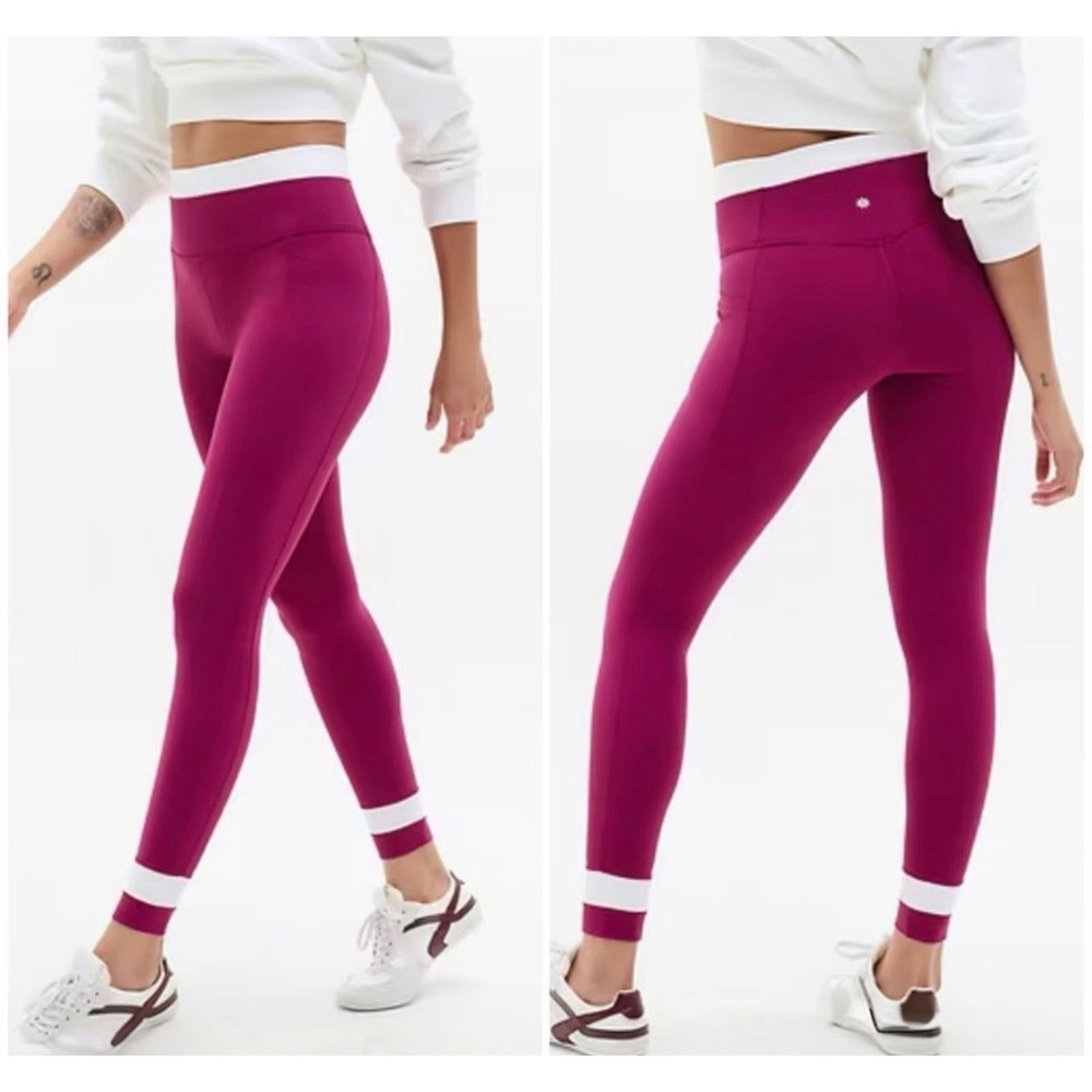 Athleta Salutation Stash Double Up Tight Leggings Medium Berry White Pockets‎